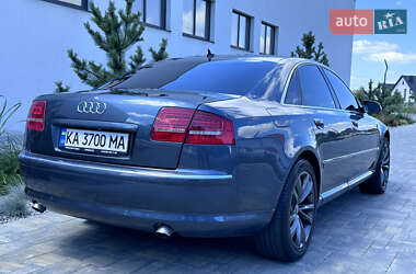 Седан Audi A8 2004 в 