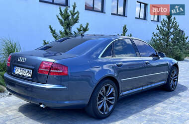 Седан Audi A8 2004 в 