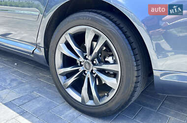 Седан Audi A8 2004 в 