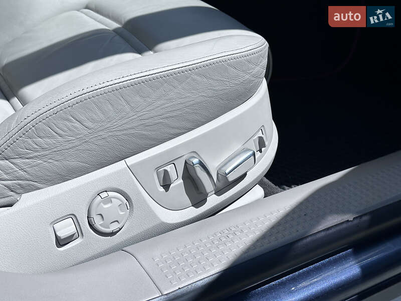 Седан Audi A8 2004 в Луцке