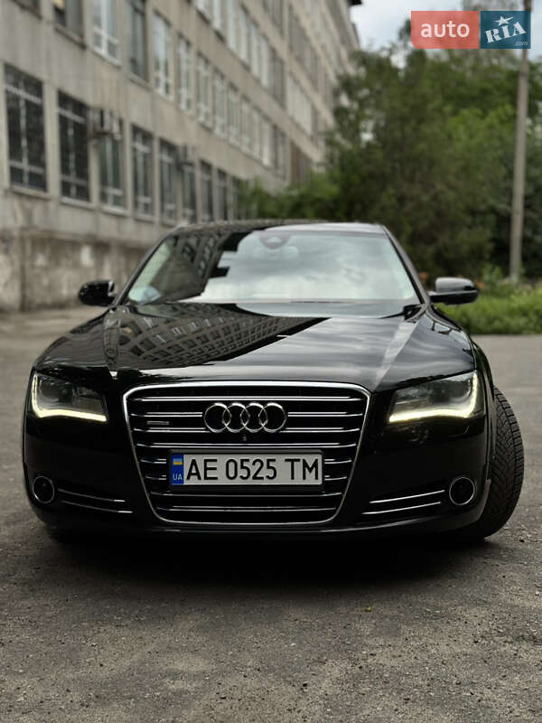 Седан Audi A8 2013 в Днепре