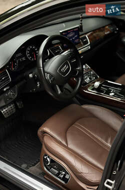 Седан Audi A8 2013 в 
