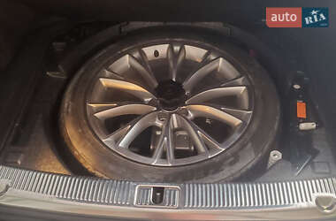 Седан Audi A8 2011 в 