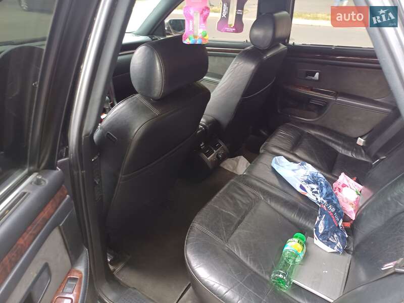 Седан Audi A8 1999 в Измаиле