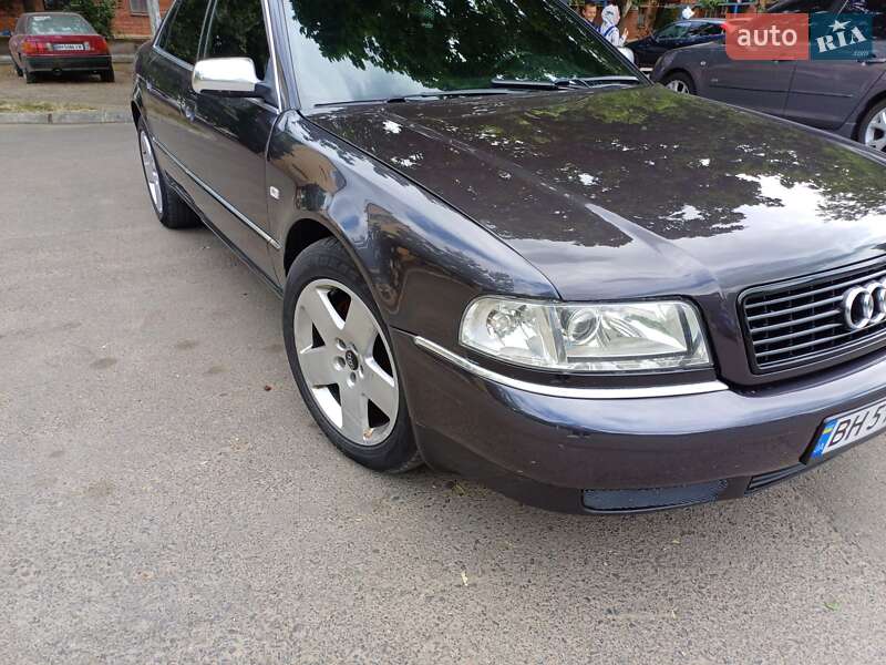 Седан Audi A8 1999 в Измаиле