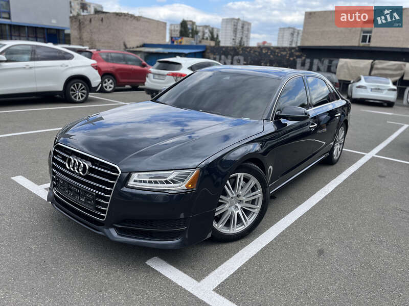 Седан Audi A8 2016 в 