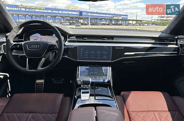 Седан Audi A8 2025 в 