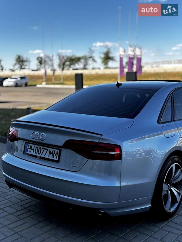 Седан Audi A8 2015 в Одессе