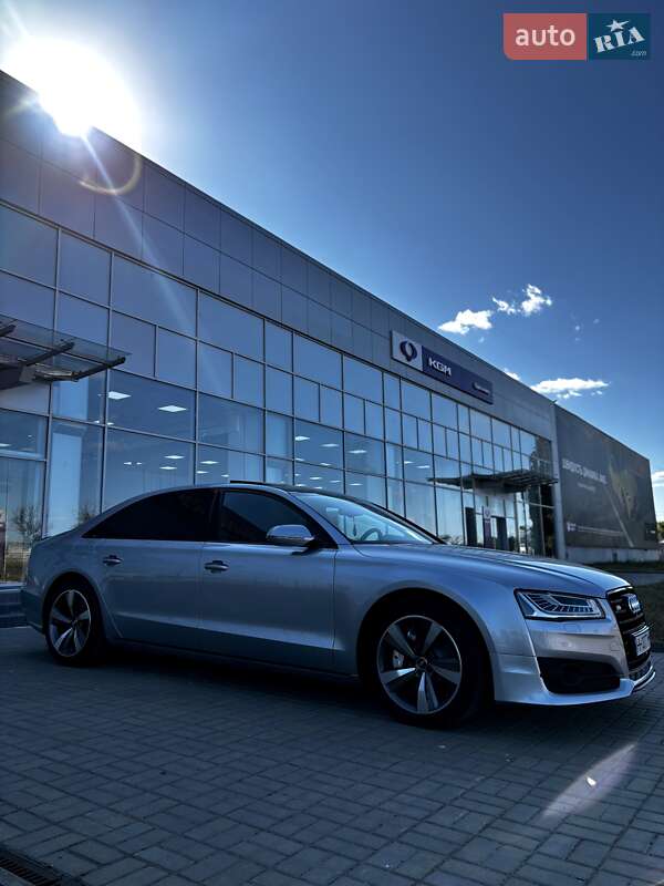 Седан Audi A8 2015 в Одессе