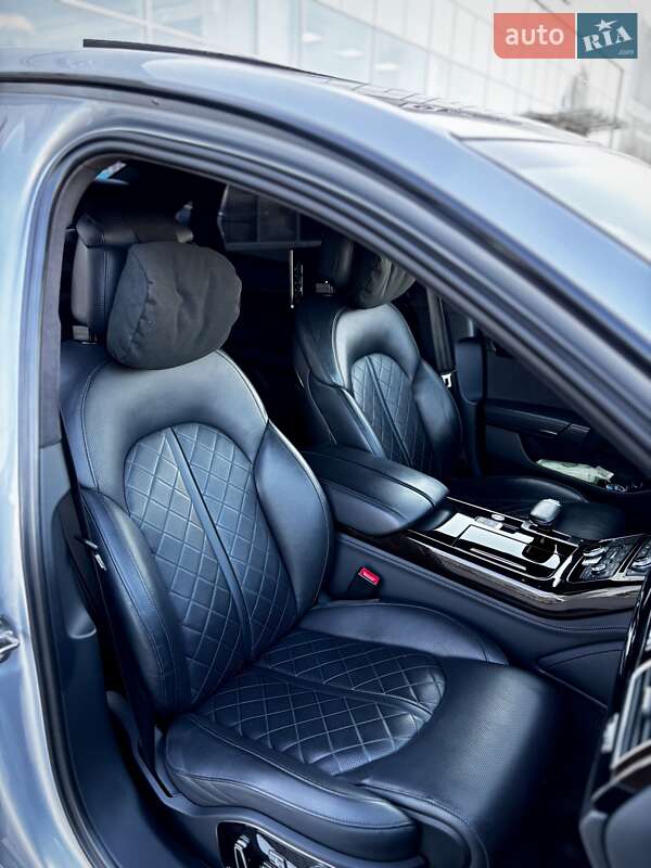 Седан Audi A8 2015 в Одессе