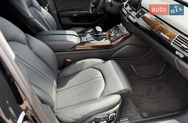 Седан Audi A8 2017 в 