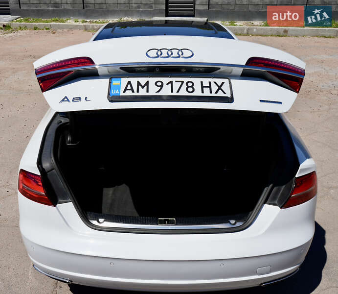 Седан Audi A8 2016 в Житомире