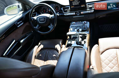 Седан Audi A8 2016 в 