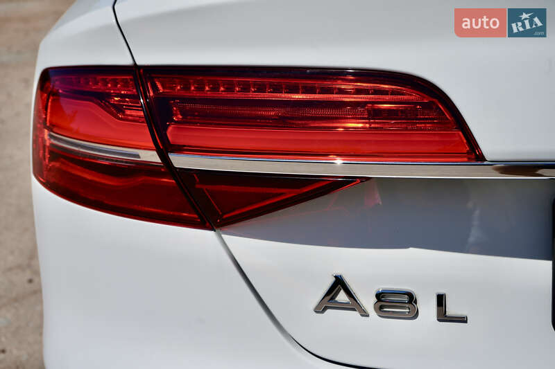 Седан Audi A8 2016 в Житомире