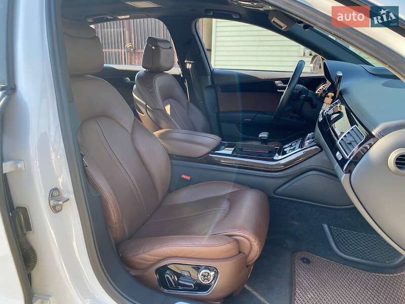 Седан Audi A8 2017 в Києві