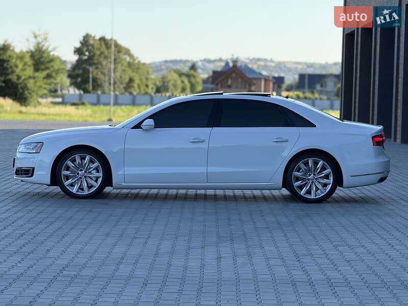 Седан Audi A8 2015 в Черновцах
