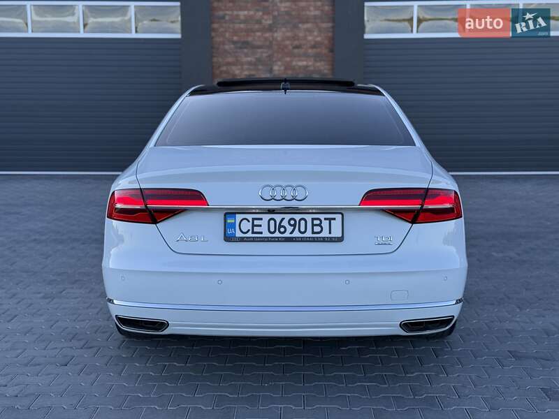 Седан Audi A8 2015 в Черновцах