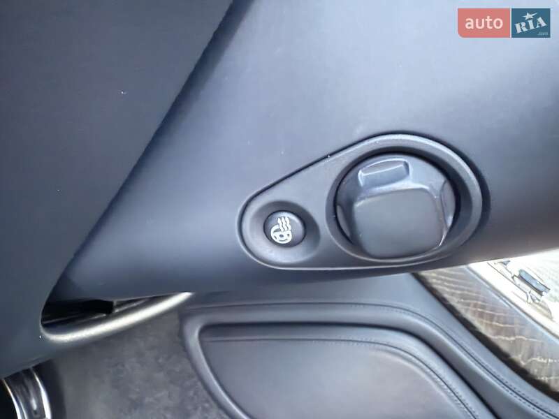 Седан Audi A8 2015 в Черновцах
