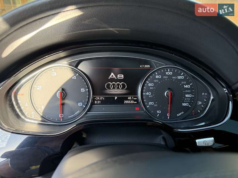 Седан Audi A8 2015 в Черновцах