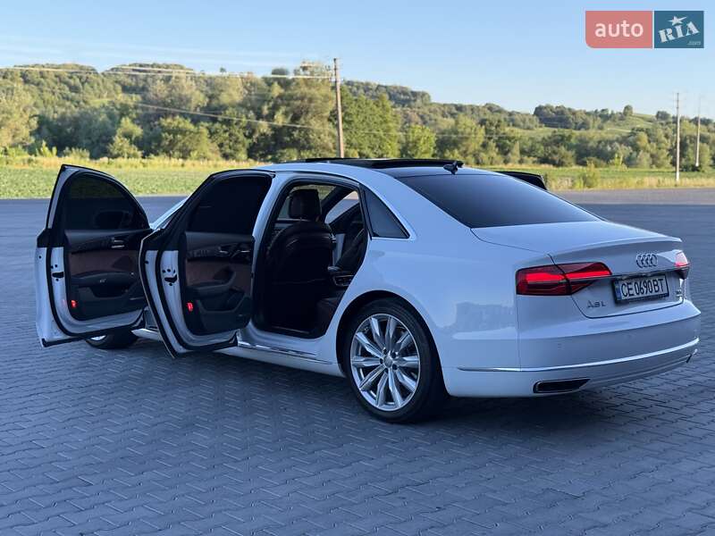 Седан Audi A8 2015 в Черновцах