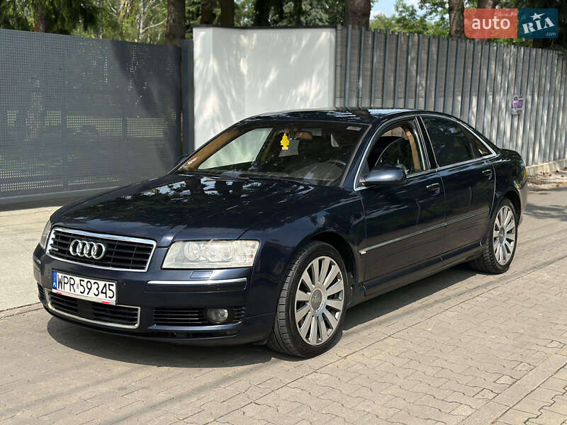 Седан Audi A8 2004 в 