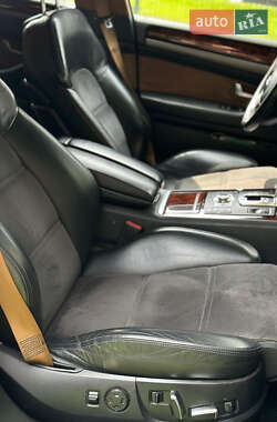 Седан Audi A8 2004 в 