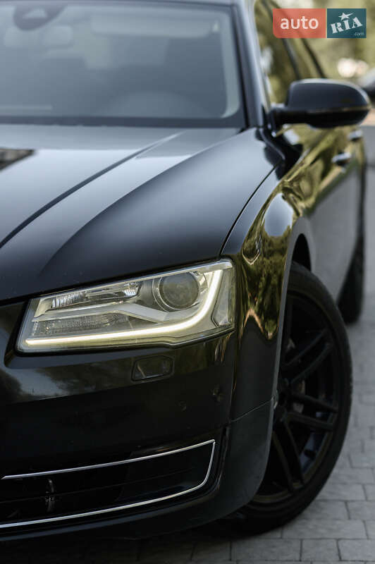 Седан Audi A8 2014 в Львове