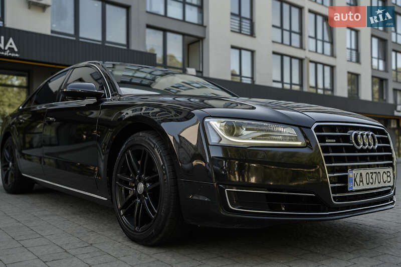 Седан Audi A8 2014 в Львове