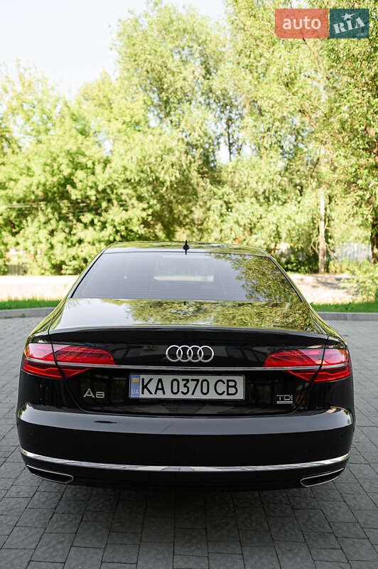 Седан Audi A8 2014 в Львове