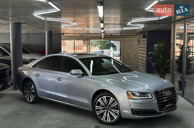 Седан Audi A8 2014 в Одесі