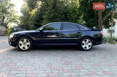 Седан Audi A8 2004 в 