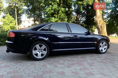 Седан Audi A8 2004 в 