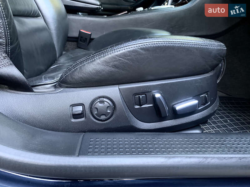 Седан Audi A8 2004 в Львове