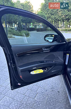 Седан Audi A8 2015 в 