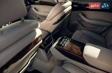 Седан Audi A8 2010 в 