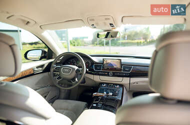 Седан Audi A8 2010 в 