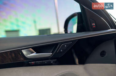 Седан Audi A8 2010 в 