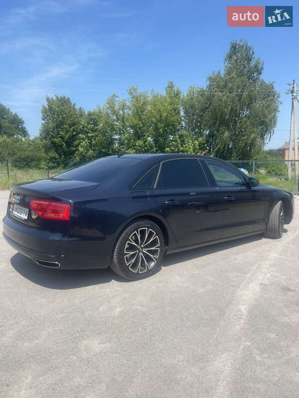Седан Audi A8 2013 в Бердичеве