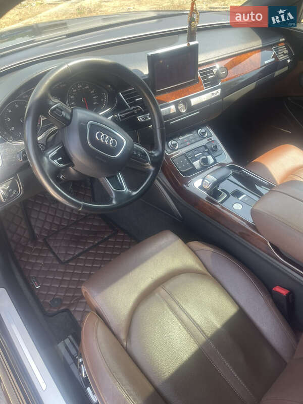 Седан Audi A8 2013 в Бердичеве