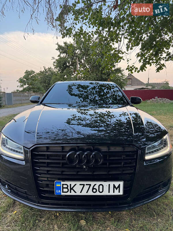 Седан Audi A8 2015 в Киеве