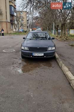 Седан Audi A8 1998 в Ужгороді