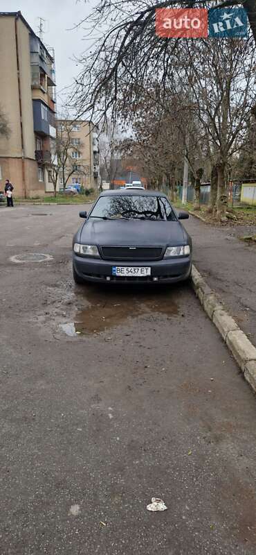 Седан Audi A8 1998 в 