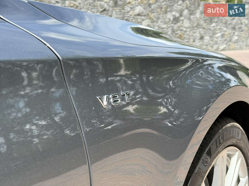 Седан Audi A8 2014 в Звягеле