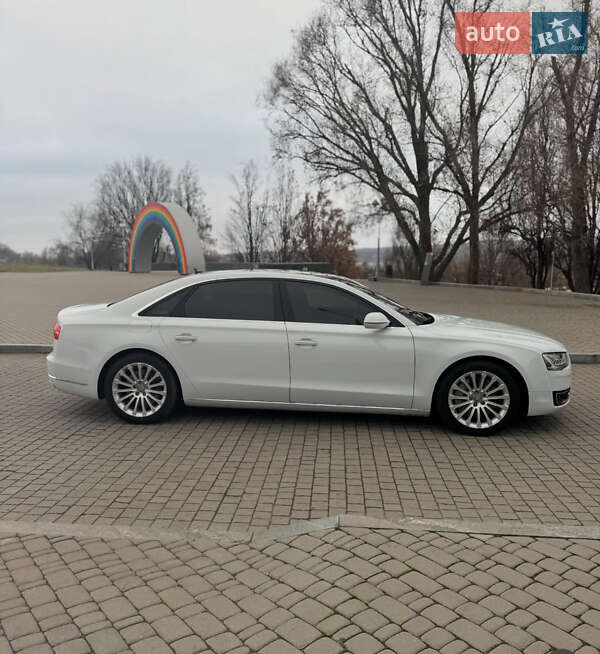 Седан Audi A8 2015 в Запорожье