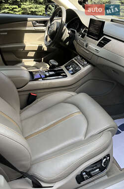 Седан Audi A8 2015 в 