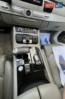 Седан Audi A8 2015 в 