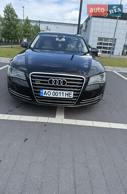 Седан Audi A8 2012 в Мукачевому