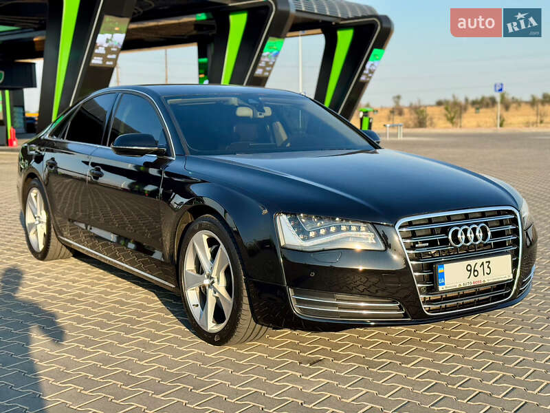 Седан Audi A8 2011 в Миколаєві