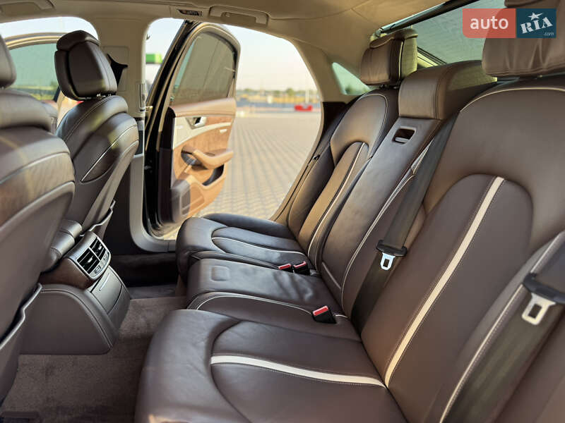 Седан Audi A8 2011 в Миколаєві