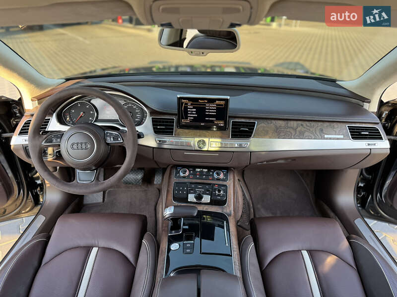 Седан Audi A8 2011 в Миколаєві